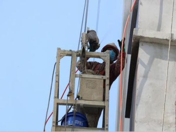 深泽县吊车租赁公司_工厂设备搬迁移位选择吊车出租更